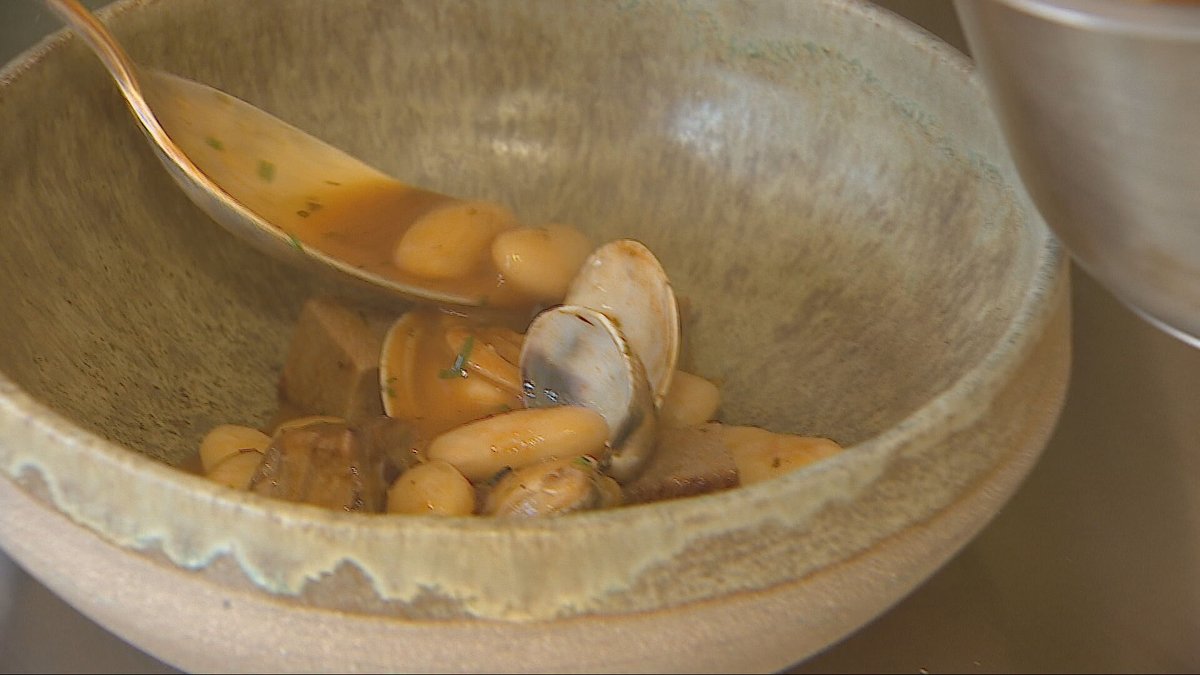 Agrosfera (@agrosfera_tve) on Twitter photo Feminismo, gastronomía 👩🍳 y tradición son los pilares del Congreso Internacional Féminas🙋♀️. Su 4ª edición se ha celebrado en el occidente asturiano, donde se ha fomentado la igualdad de género, la innovación y la sostenibilidad en el ámbito culinario.
<a href="/GastroFeminas/">GastroFeminas</a> Feminismo, gastronomía 👩🍳 y tradición son los pilares del Congreso Internacional Féminas🙋♀️. Su 4ª edición se ha celebrado en el occidente asturiano, donde se ha fomentado la igualdad de género, la innovación y la sostenibilidad en el ámbito culinario.
<a href="/GastroFeminas/">GastroFeminas</a>
