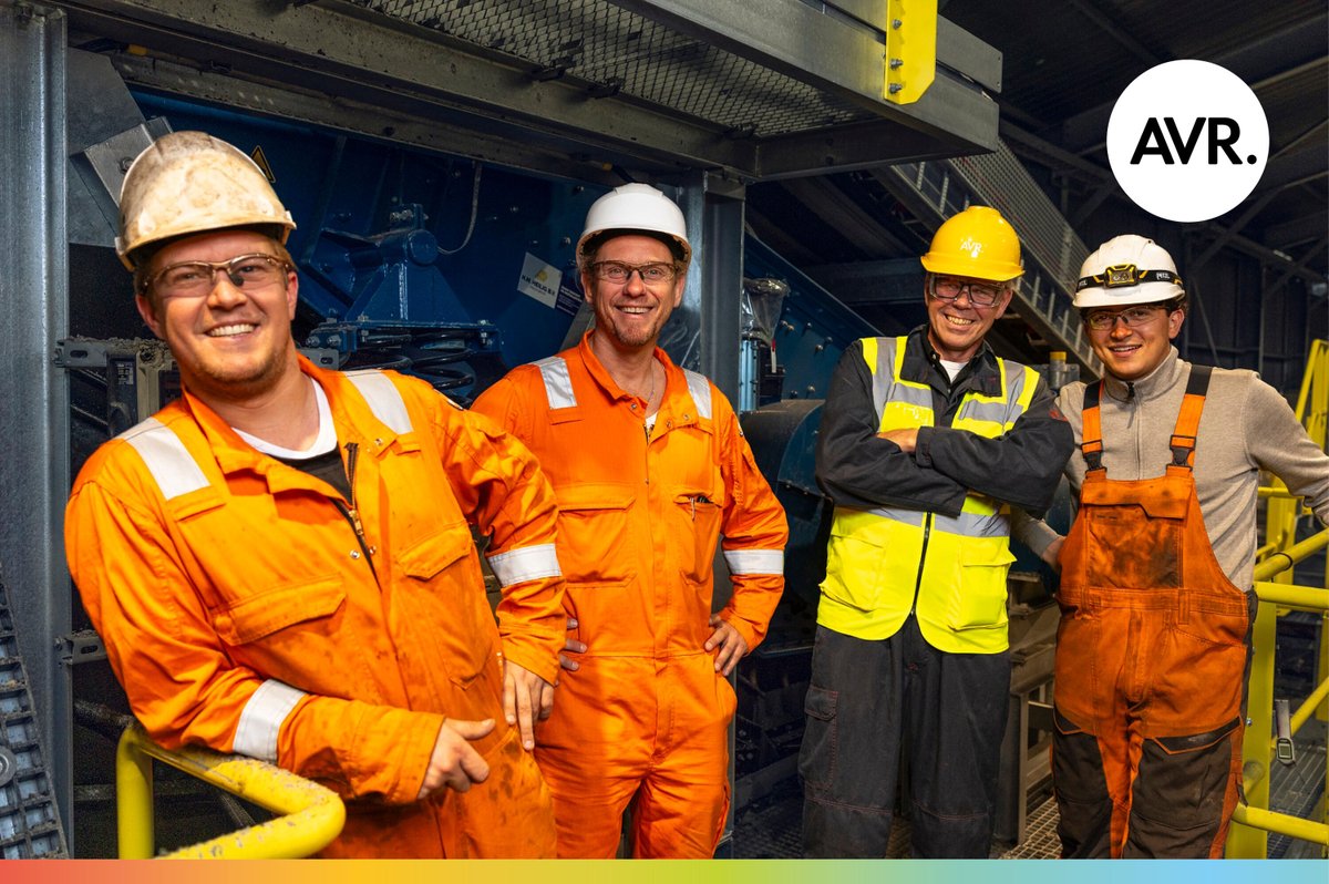 Met WE-Projects verbeteren we de bodemas bij AVR Rozenburg. Door een innovatieve zeefinstallatie worden onverbrande materialen verwijderd. Schonere bodemas gaat per schip naar verwerkers voor hergebruik als bouwstof. Samen voor een duurzame toekomst! 🌍🔄✨
