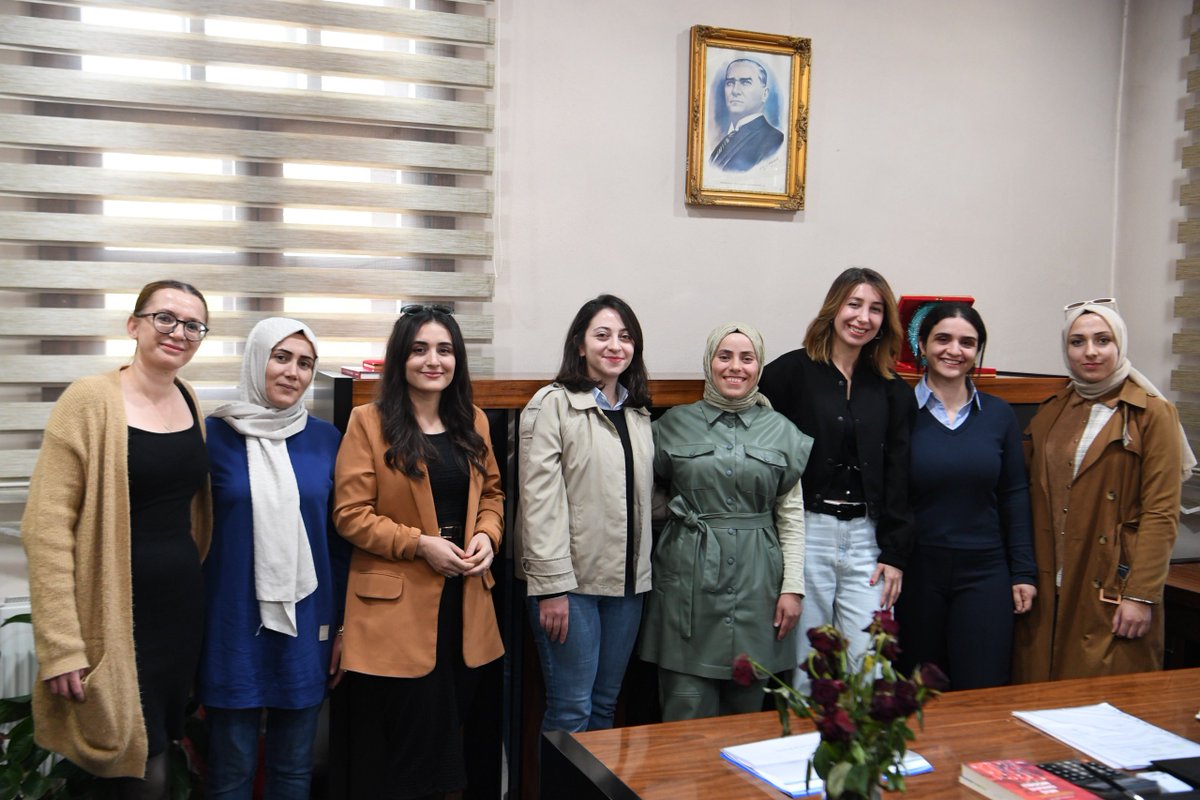 mus_bld's tweet photo. Kadın avukatlardan Eş Başkanımız Sayılğan’a ziyaret

Muş Barosu Başkan Yardımcısı ve Kadın Hakları Merkezi Koordinatörü Ruken Güven Merkez başkanı Çiğdem Sevimli Karasu ile beraberinde ki heyet Eş Başkanımız Tuba Sayılğan’ı ziyaret etti. https://t.co/D8jJt3PfJ5