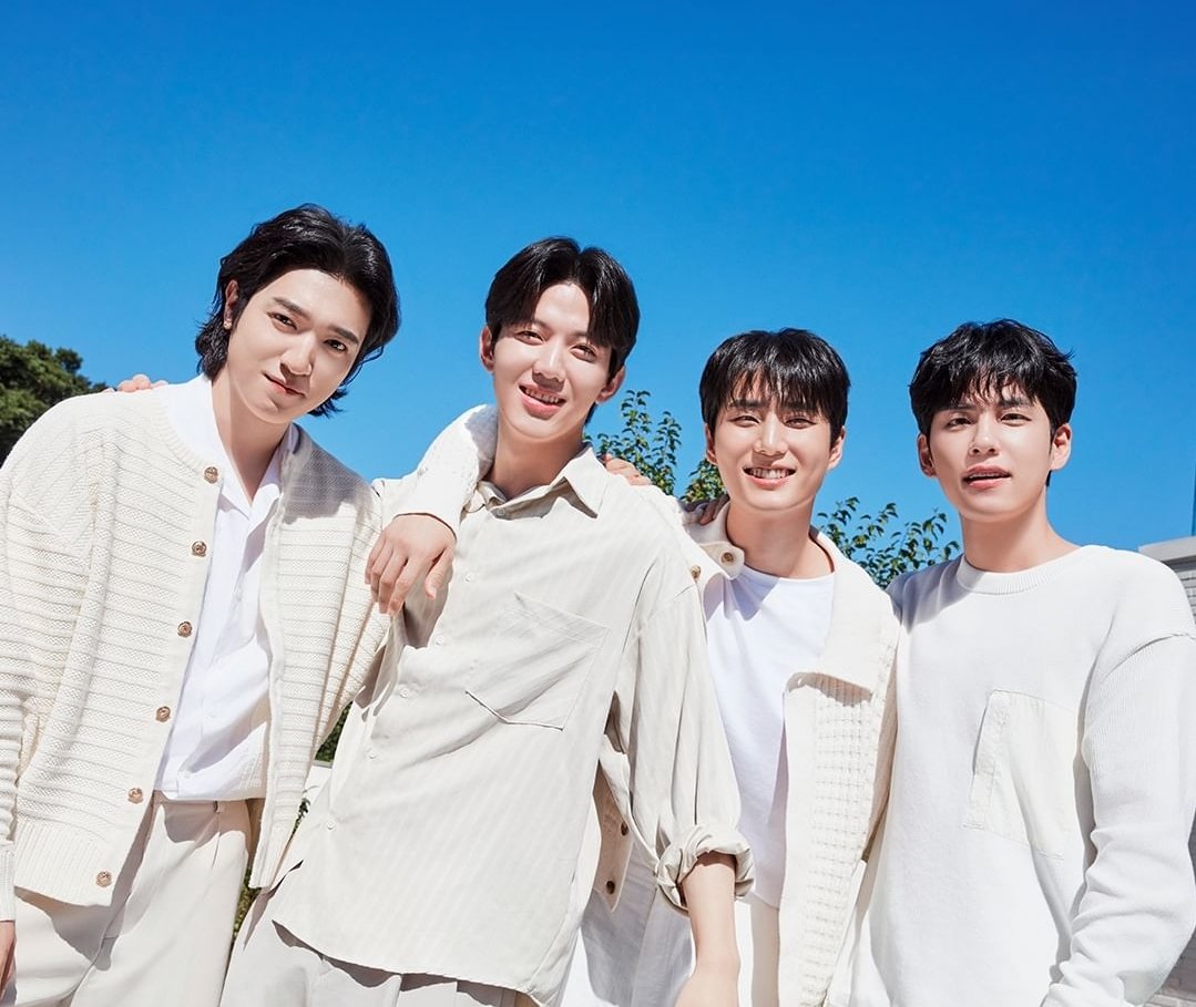 happy_pil4's tweet photo. 파파레서피 데이식스 고화질🤍 https://t.co/OztZ4JJe2T