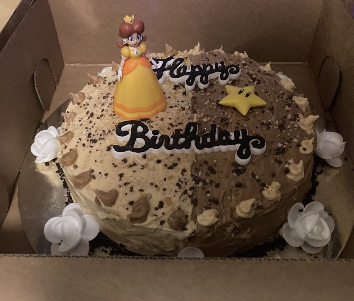 Forgot to post this. October 26 was my birthday and man was I ever busy 😅 Better late than never. 

My best friend made my cake and she did awesome and Daisy!!!! 

#PrincessDaisy #SuperMario #cake #Daisy