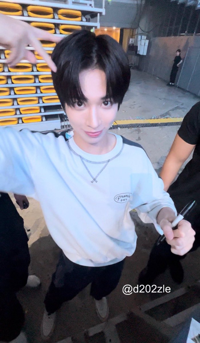 this 0.5 tyun kitty angle 🙂‍↕️