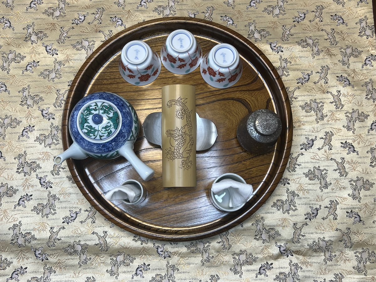 eristeahouse's tweet photo. 玄米茶の日ということで、丸盆単式点前をアレンジして、玄米茶をいただきました。

#Senchado  #Japanesetea  #mindfulness #zen #relax #relaxing #oriental #lesson #meditation #teaceremony #senchakai #nihoncha #japan #rhodeislandlife #newengland #newenglandlife #小笠原流煎茶道 https://t.co/fJIVBD4KXD