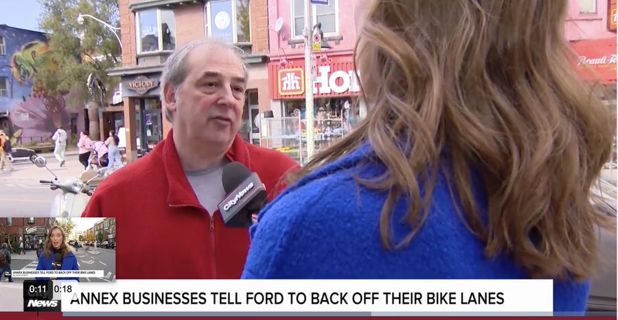 Business owners love bike lanes!

They bring 1000s more customers past their shops than cars ever could.

High-spending customers, it turns out

So why is @FordNation ripping out the bike lanes that local businesses have come to love?
🧵↓
