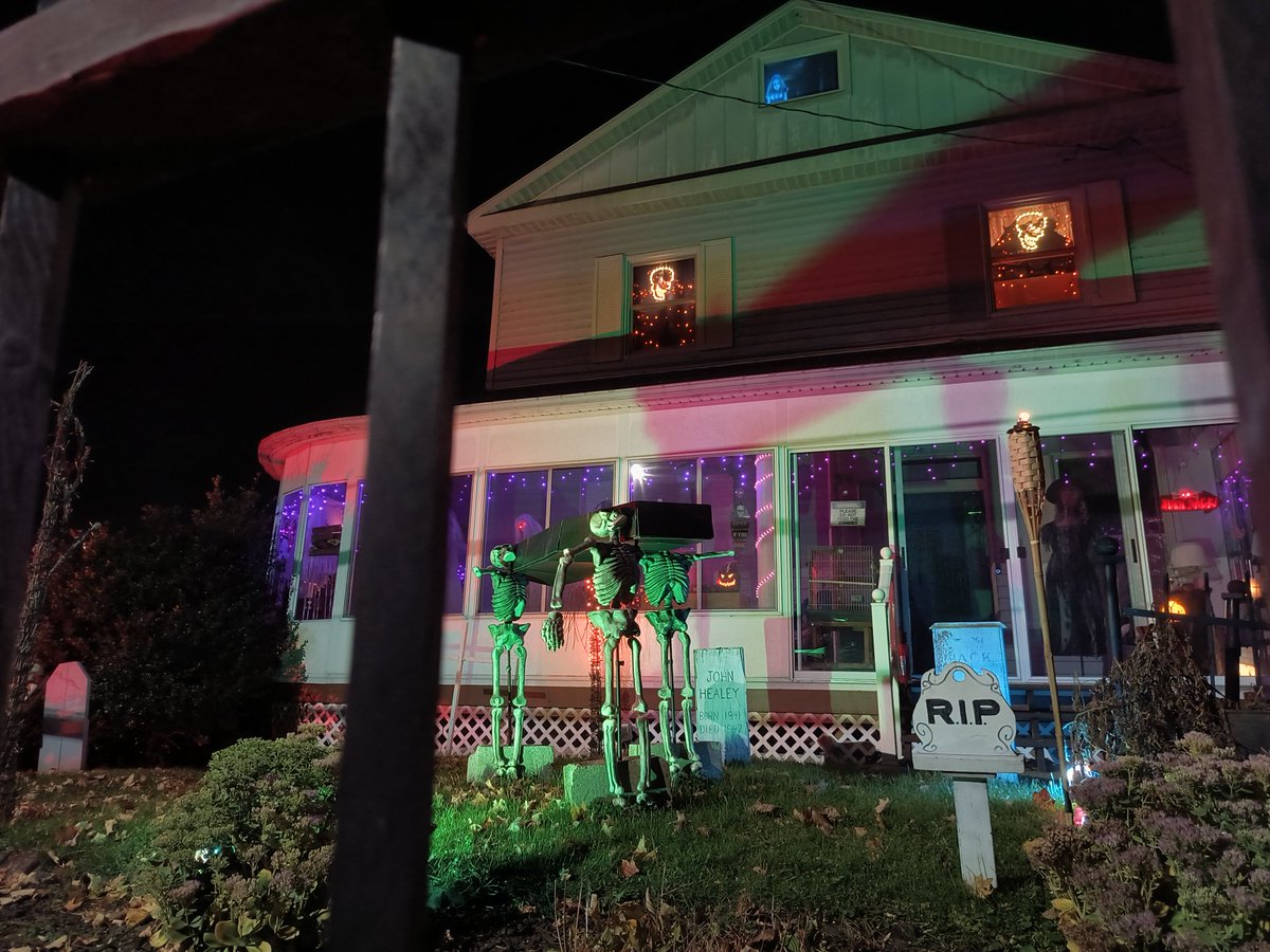 ThatHouseInMars's tweet image. Thank you Mars - we collected $19 during trick-or-treat for The Lighthouse Foundation