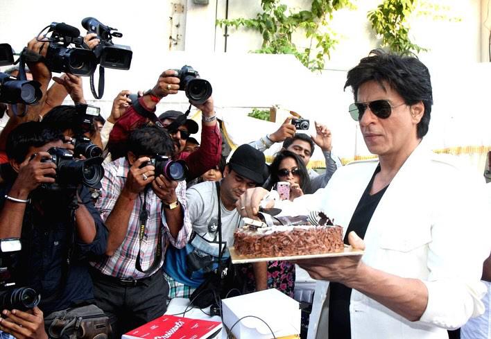 Happy Birthday KİNG KHAN SHAH RUKH KHAN 🥳🎉🎊<a href="/iamsrk/">Shah Rukh Khan</a>