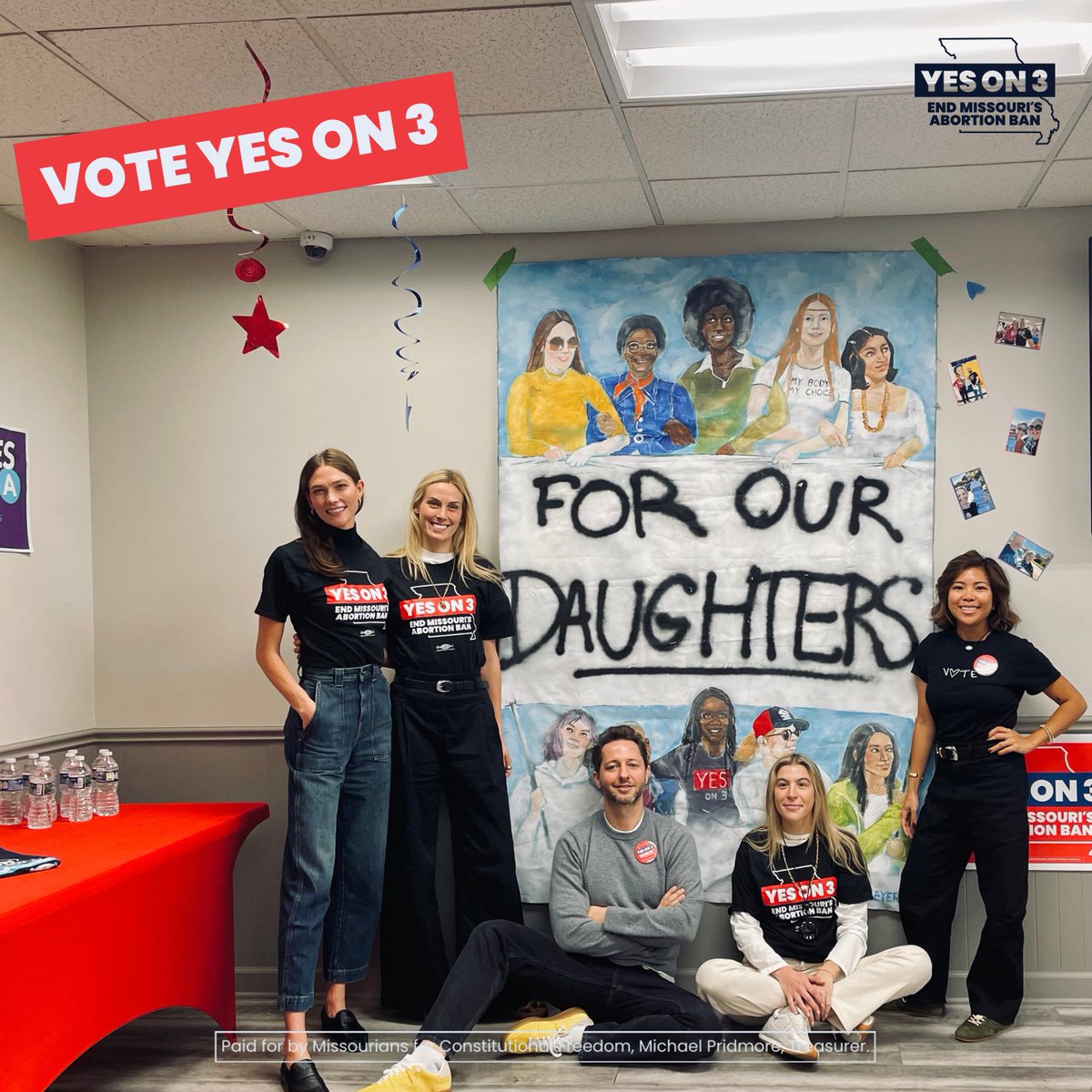 Missourians are hard at work reaching out to our neighbors to speak about #YesOn3, including @KarlieKloss. It will take all of us this final canvassing weekend, all across Missouri to END the abortion ban and protect reproductive freedom.
Join in: mobilize.us/mfcf/
