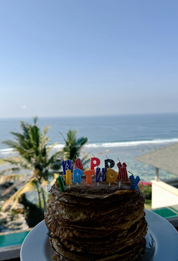 missphira's tweet photo. Happy Birthday to Me! https://t.co/dWElsrXJtb