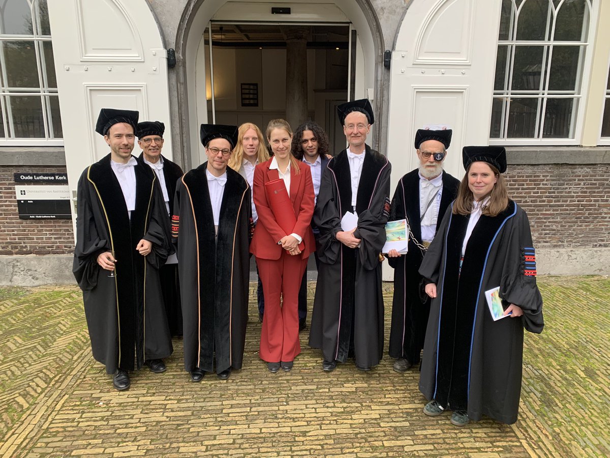 Congratulations to dr. Sindy Löwe for a awesome defense. It was a jolly good show!