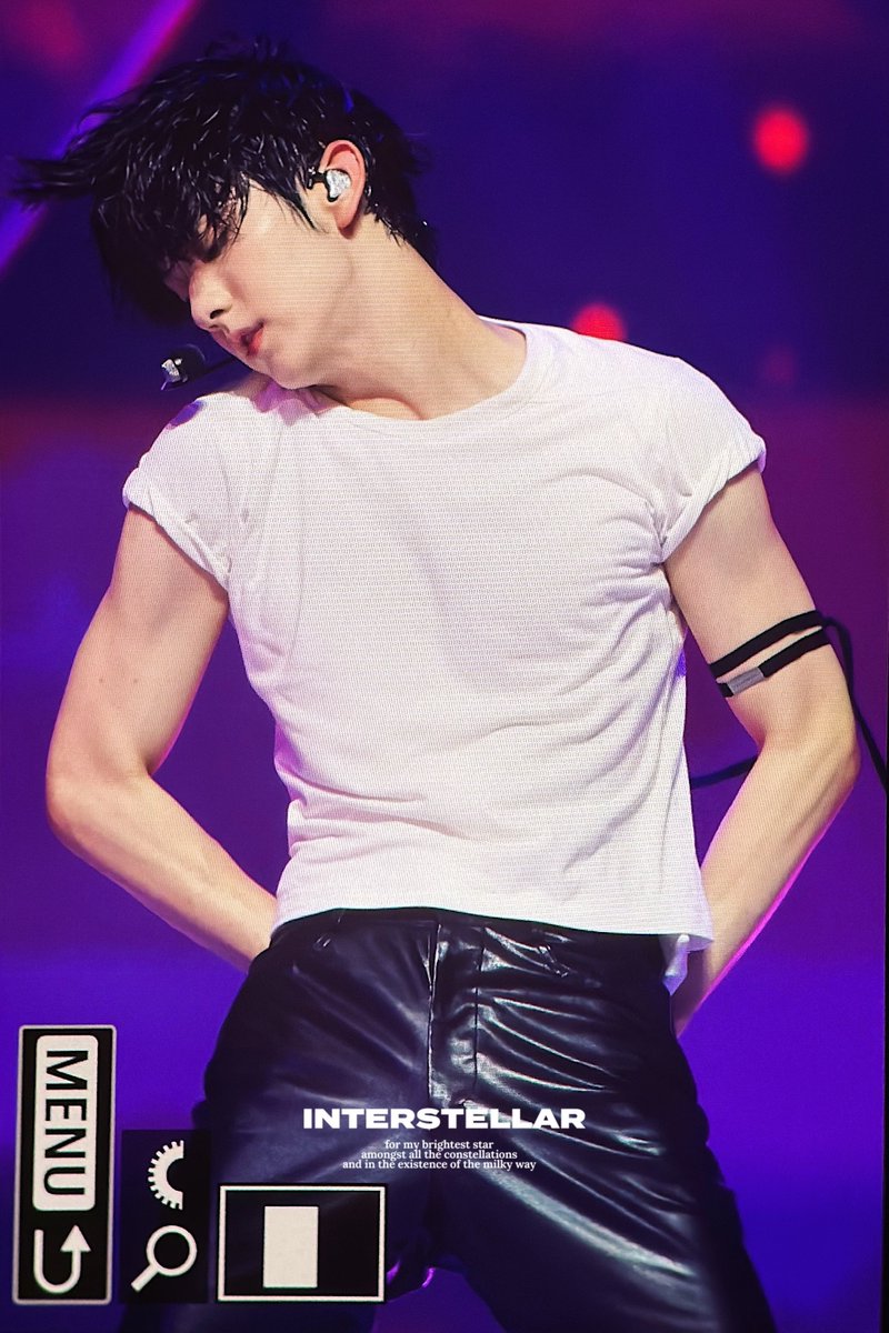 twelve05cm's tweet photo. soobin body proportions is actually so fucking insane.. every part of him is like carved prettily... his pretty broad shoulders. the pretty biceps. THE PRETTY ABS. his pretty chest. HIS PRETTY SLENDER WAIST. the pretty hips. and the pretty soobutt... his figure is giving the perfect inverted triangle 😭😭😭 i love how pretty his muscles look with those pretty veins.... dear god I'm gone
