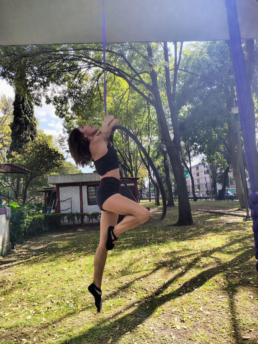 domelyAmaro's tweet photo. Cute 🖤 

#Aerialist
#Instructor
#AerialHoop
#Aerialhooptricks
#ChicaCirco https://t.co/BdsBdVRmcr
