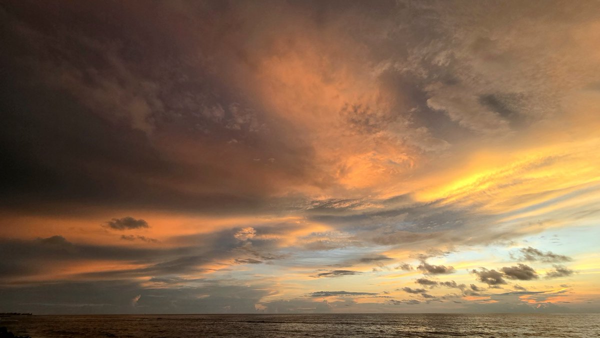 nazly's tweet photo. This evening 😍⛅

📍 Bambalapitiya, Colombo. #lka 🇱🇰 https://t.co/Tr17MnlCtD