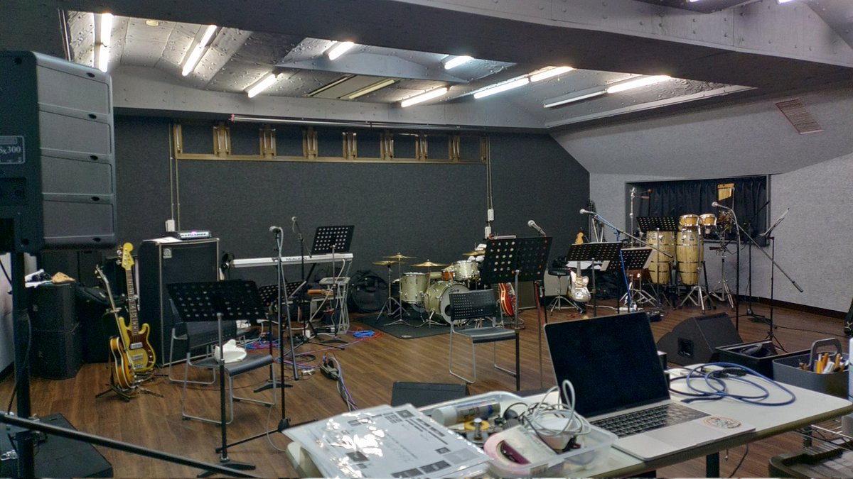 itani_perc_ds's tweet photo. 今日はリハーサル
We had a rehearsal today
#リハーサル #rehearsal
#パーカッション #percussion
#コンガ #conga
#タンバリン #tambourine
#シェイカー #shaker
#ボンゴ #bongo
#クイーカ #cuica
#エイブルトンライブ #abletonlive
#ティンパニ #timpani
#ちりとり #dustpan #kehrschaufel https://t.co/KApnsdZGou