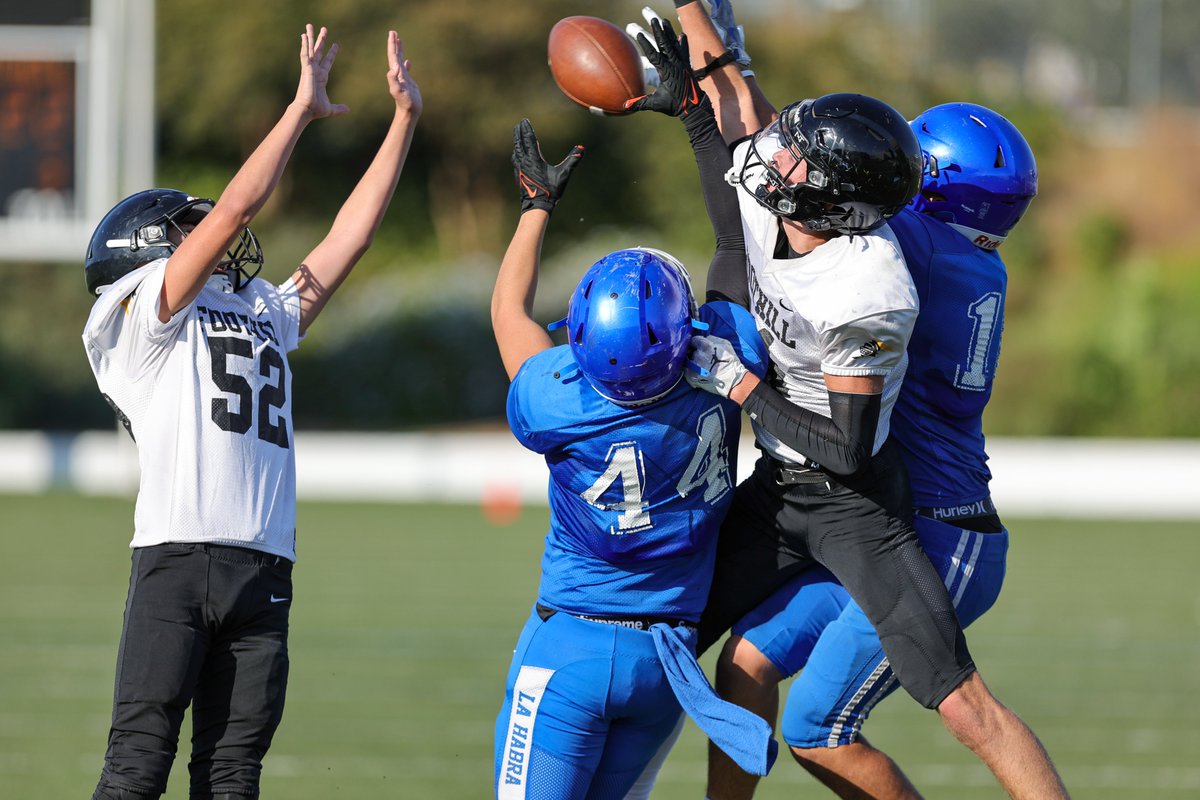 Edgar_Serrano8's tweet photo. Foothill vs La Habra (Freshman)

Pictures of game below:
https://t.co/jfTmATeflf

@LaHabraFootball @CIFLACS @LaHabraSports @ocvarsity  @OCSportsZone  @GoFoothill @FHSKnightsFoot https://t.co/1T3bJ3KGTK