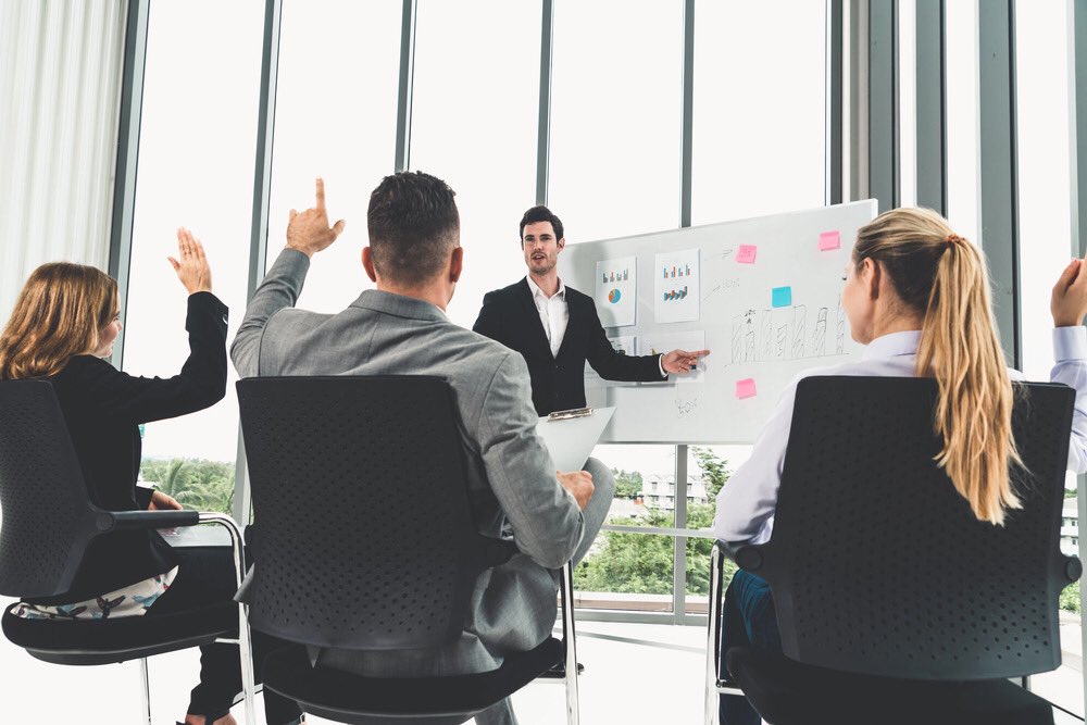 5-Day Discovery Public Speaking Course in King’s Cross, London. collegeofpublicspeaking.co.uk/courses/5-day-…