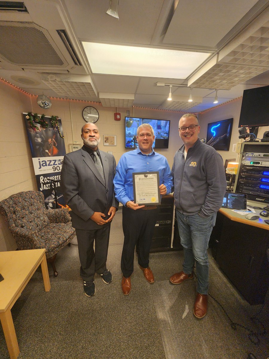 CountyExecBello's tweet photo. I joined Derrick Lucas at @901JAZZ this morning to celebrate the stations 50th anniversary with a proclamation, and I put together a set list for your morning commute. Thanks to the WGMC family for keeping jazz alive and thriving in our community! https://t.co/lSDDO6b3Gb