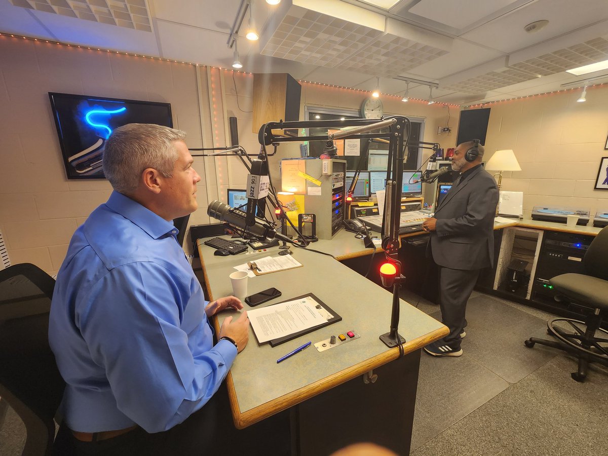 CountyExecBello's tweet photo. I joined Derrick Lucas at @901JAZZ this morning to celebrate the stations 50th anniversary with a proclamation, and I put together a set list for your morning commute. Thanks to the WGMC family for keeping jazz alive and thriving in our community! https://t.co/lSDDO6b3Gb