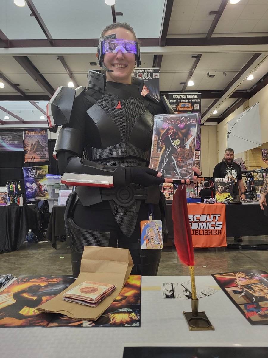 SaltaComic's tweet image. At the Chattanooga Comic Con! 🦸‍♀️ More pics: facebook.com/redcrowcomics #Chattanooga #chattanoogacomiccon #chattanoogacomiccon2024 #comiccons #comicconvention #saltacomic #cosplayer #cosplaying #cosplayers #costume #costumestyling #comicbooklovers #comicbookgeeks #superheroines #arts