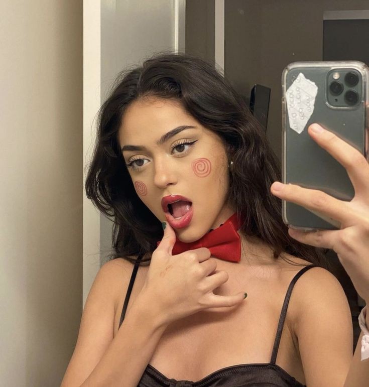 ⠀⠀⠀⠀
⠀⠀⠀⠀⠀⠀⠀@ criistalies
⠀⠀⠀⠀⠀⠀𝙣𝙚𝙬 𝙨𝙪𝙜𝙪'𝙨 𝙥𝙤𝙨𝙩.

 «   un disfraz sencillo pero bonito 💋 »