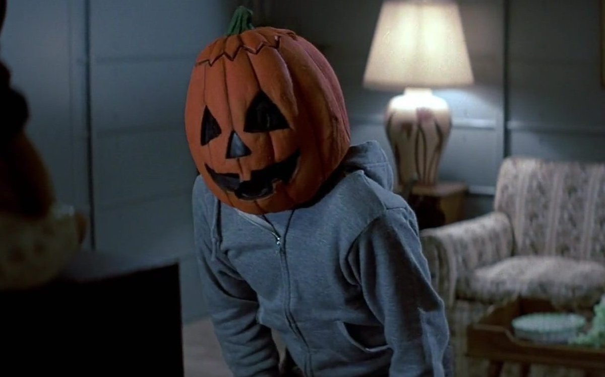 FinalDude78's tweet photo. October 31st                       November 1st https://t.co/2sFC4zR3cX