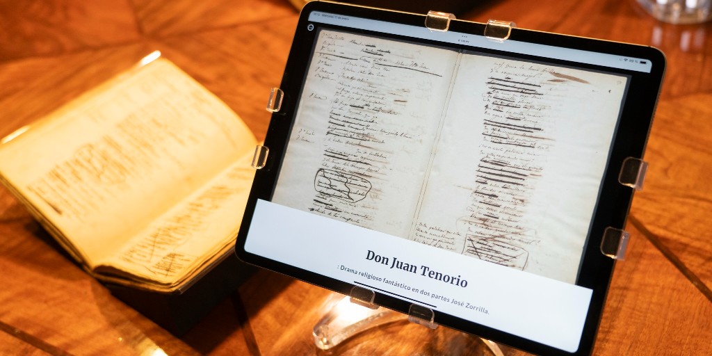 En la biblioteca de la RAE se conserva el manuscrito original de «Don Juan Tenorio» de José Zorrilla. Gracias a su digitalización, pueden acceder en línea a esta joya del patrimonio documental de la literatura en español: ow.ly/ZSjW50TSBtS.