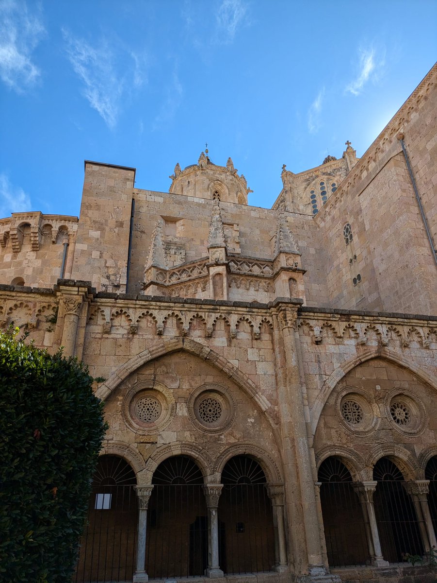 PoetryCLP's tweet photo. A glitch in our walking itinerary resulted in visits to two fascinating Spanish towns instead. More here: https://t.co/yDcBeyhNZ8 #Spain https://t.co/YilKZUeImj