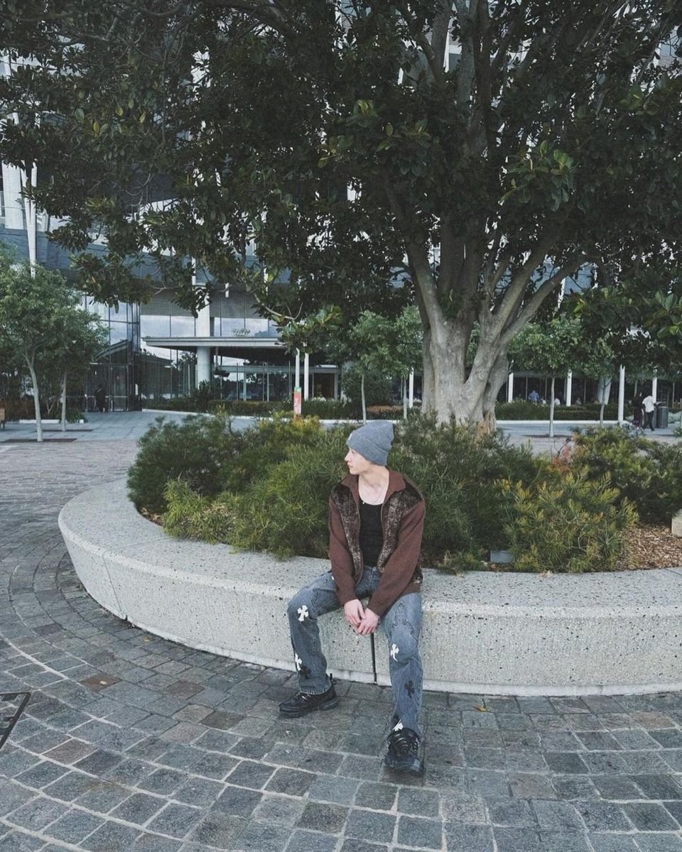 skzinfoespmx's tweet photo. LO ESTÉTICO QUE ES BANG CHAN CON SUS FOTOS 😭 https://t.co/0y6uAFfpRy