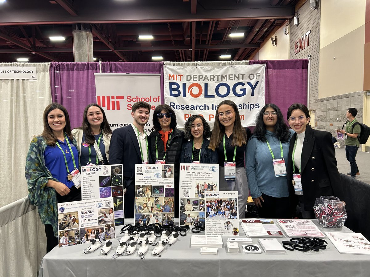 MandanaMsrp's tweet image. Day1.5 ⁦@SACNAS⁩  #MSRPBio alums from 2019, 2020, 203 and 2024 at the MIT booth ⁦@MOfscience⁩ ⁦@mitbrainandcog⁩  ⁦@WhiteheadInst⁩ ⁦@UCF⁩ ⁦@VanderbiltU⁩ ⁦@ASU⁩ ⁦@EstUPRAguadilla⁩ ⁦@kochinstitute⁩ ⁦@EliezerCalo⁩