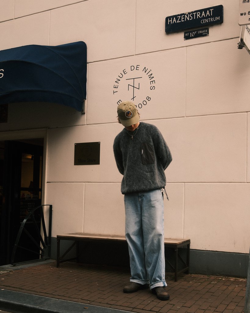 Built to handle tough weather, these Blundstone Chelsea boots are the most reliable choice! Check out the new styles in the Tenue de Nîmes collection, available for both men and women, and shop with ease!
Shop now! bit.ly/4hs7BTY