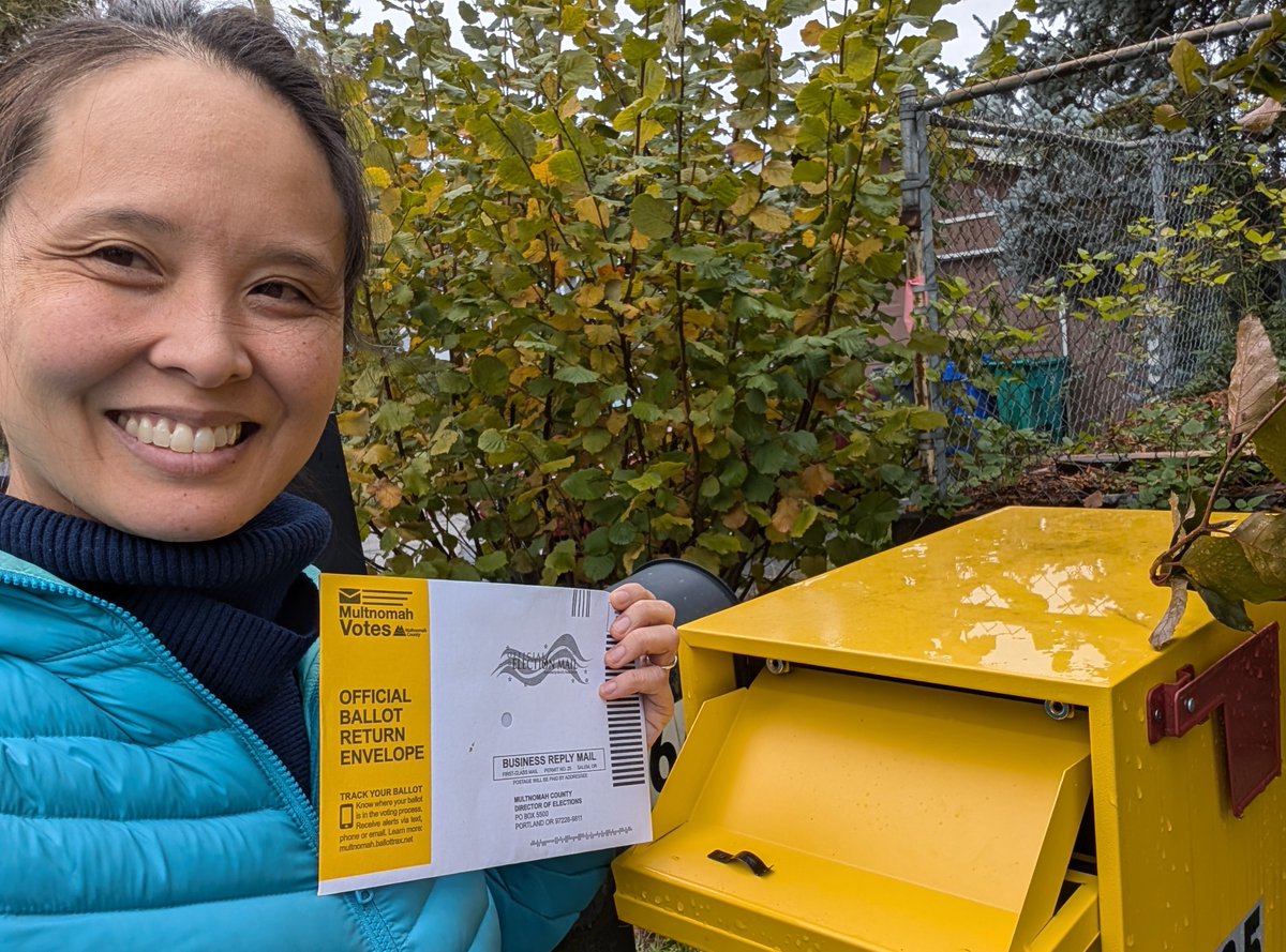 Thank you to all who are running for office, volunteering on campaigns, and still fighting for our community and a more perfect union.

Ballots are due by Tuesday at 8pm - find your nearest ballot drop on the @multcoelections website:
multco.us/elections/offi… #orleg #orpol #oregon