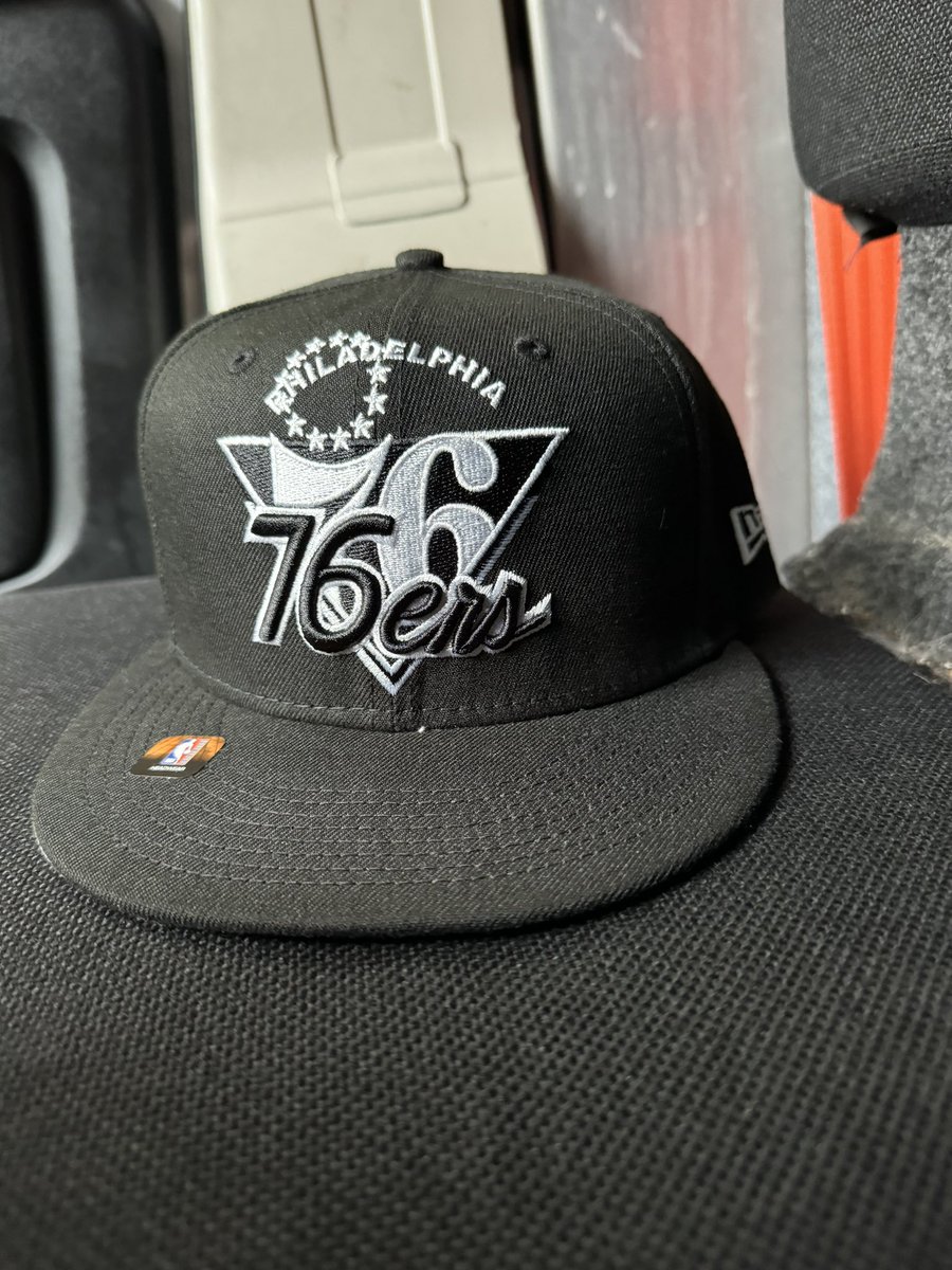 Todays_Hat_Is's tweet photo. Fully into basketball season now that it’s Nov, so I’m rocking this #Sixers hat for my #HatOfTheDay #FittedSociety #fittedhats #MadeForThis
#fittedcaps #HatTwitter #nba
#HatsOnHats #NewEraCap
#HatCollector #ilovehats
#UnitedByCaps #SidePatch https://t.co/wMrpwiZw6K