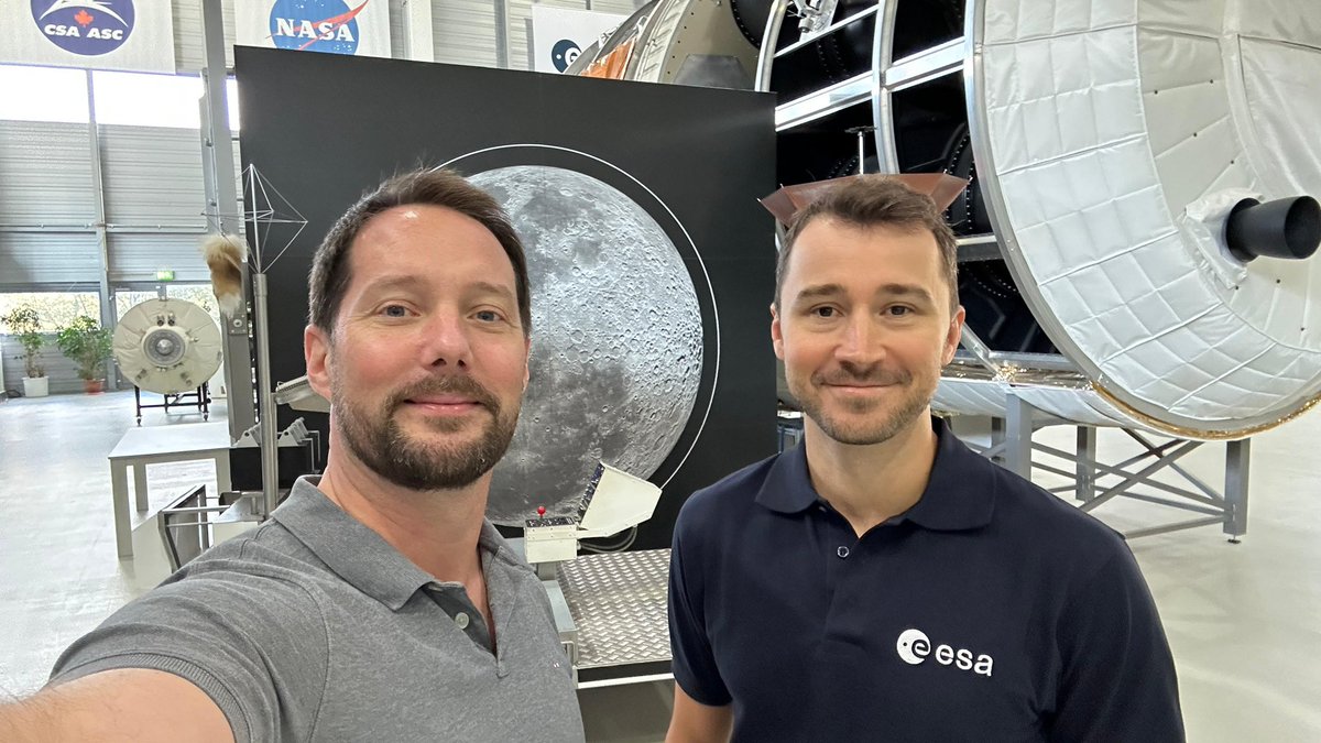 Thomas Pesquet (@thom_astro) on Twitter photo 🎊Bienvenue à <a href="/Arno_astro/">Arnaud Prost</a> et ses collègues membres de la réserve des astronautes <a href="/Astro_SaraG/">Sara García Alonso</a>, <a href="/ESAastro_amelie/">Dr. Amelie Schoenenwald</a>, <a href="/astro_ales/">Aleš Svoboda</a> et Andrea pour leur première période d’entraînement ici. 📚🏃🏻♂️🏊🏻♀️🤿
🚀C’est un vrai plaisir de les suivre dans leur progression vers un vol futur, ça me 🎊Bienvenue à <a href="/Arno_astro/">Arnaud Prost</a> et ses collègues membres de la réserve des astronautes <a href="/Astro_SaraG/">Sara García Alonso</a>, <a href="/ESAastro_amelie/">Dr. Amelie Schoenenwald</a>, <a href="/astro_ales/">Aleš Svoboda</a> et Andrea pour leur première période d’entraînement ici. 📚🏃🏻♂️🏊🏻♀️🤿
🚀C’est un vrai plaisir de les suivre dans leur progression vers un vol futur, ça me