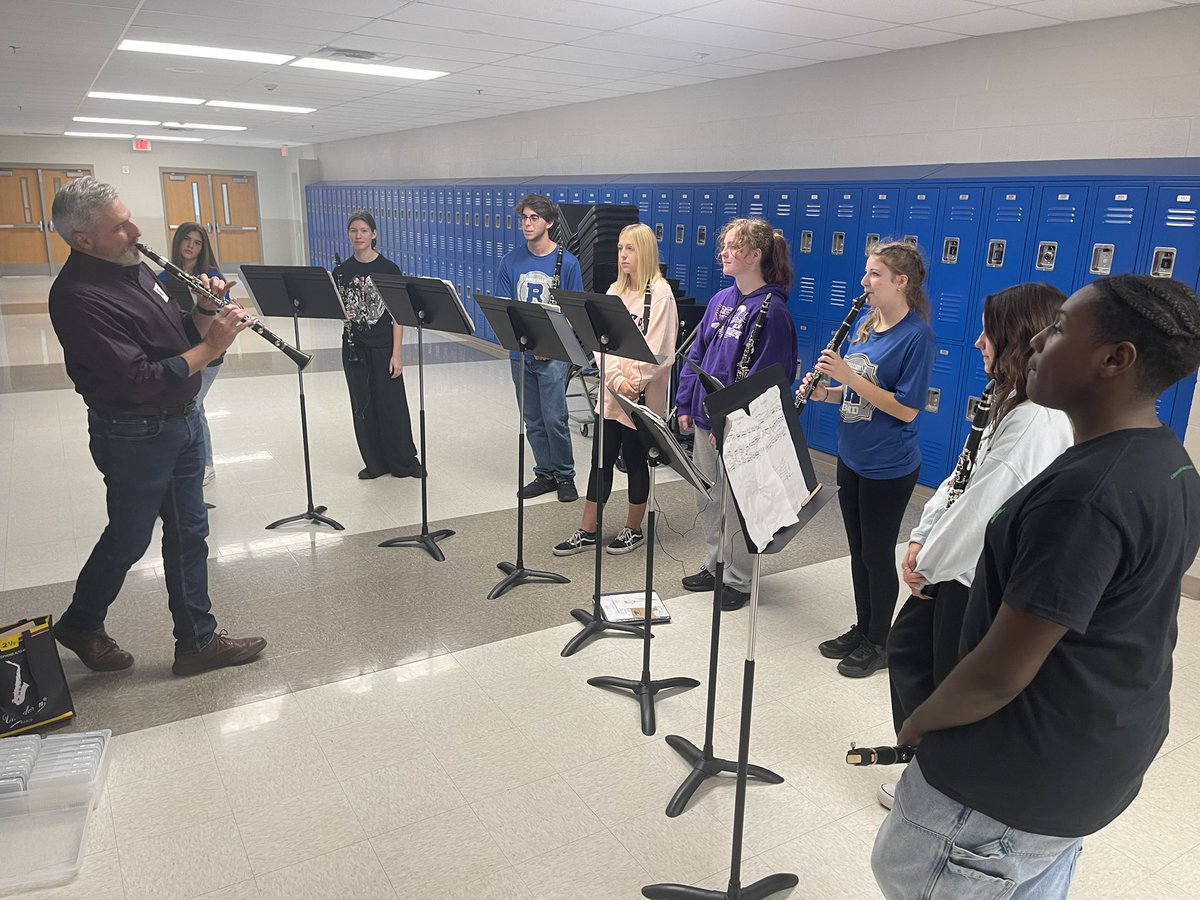 RockvaleBand's tweet photo. Huge thanks to Dr Todd Waldecker from @MTSU_SOM for visiting with our wind ensemble clarinet section today! #Rockvale6 @VandorenUSA https://t.co/7KwWnHaVqz