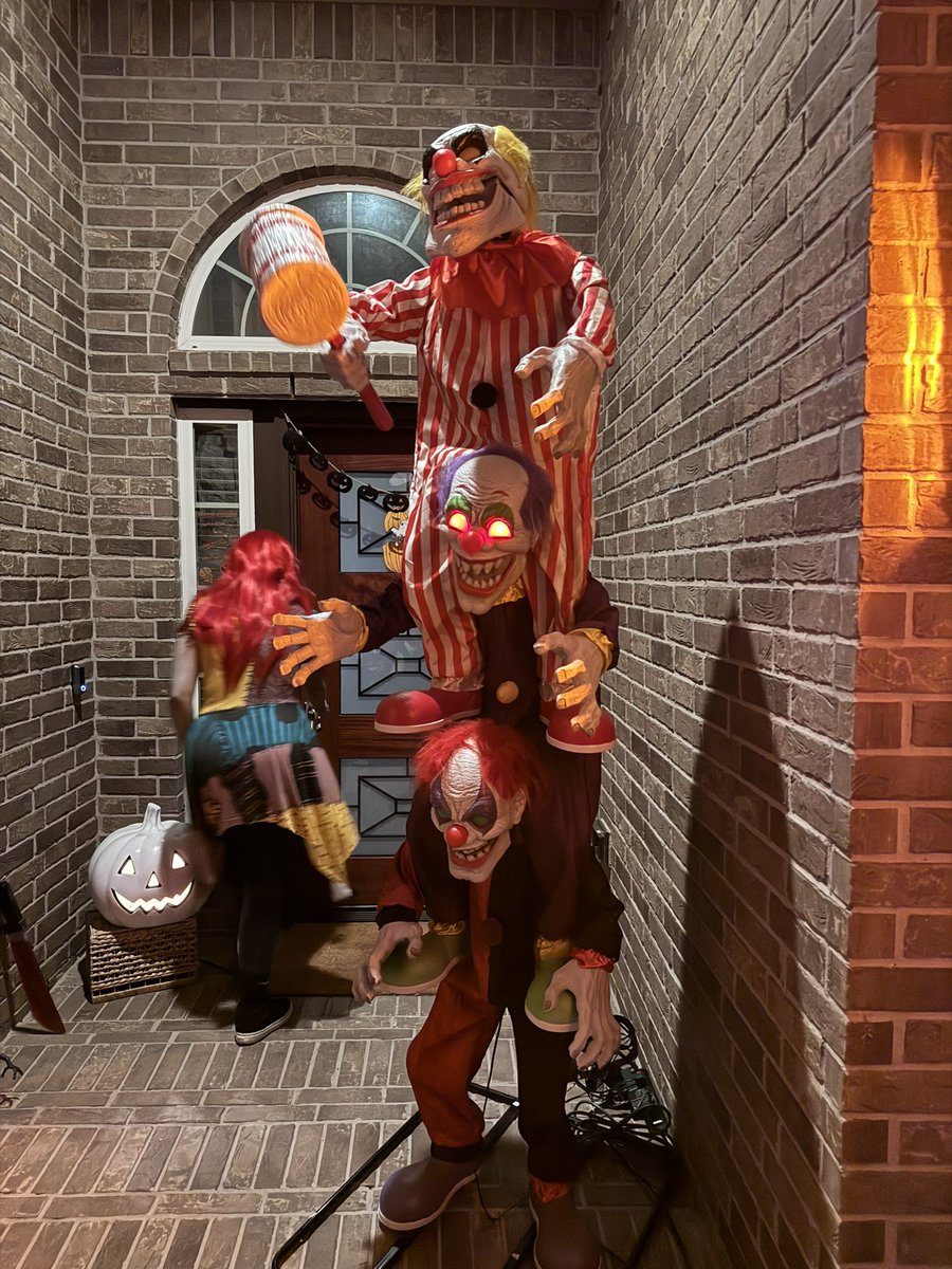 CrookedCastles's tweet photo. #Halloween 🎃 https://t.co/uoRYHcli1D