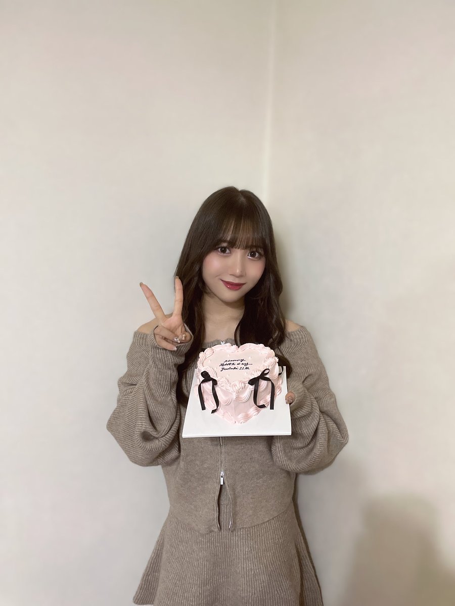 21歳になりました🎀🎶ྀི 沢山の愛を届けて皆に愛されるアイドルで