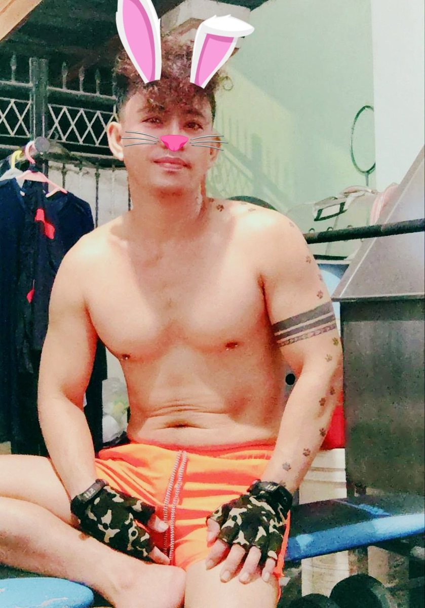 Mr_Pototoy's tweet photo. Body check muna tau.

Baka sabihin ng iba jan na kuan....

Aw. 😁😁😁 https://t.co/yMajgf2oHf