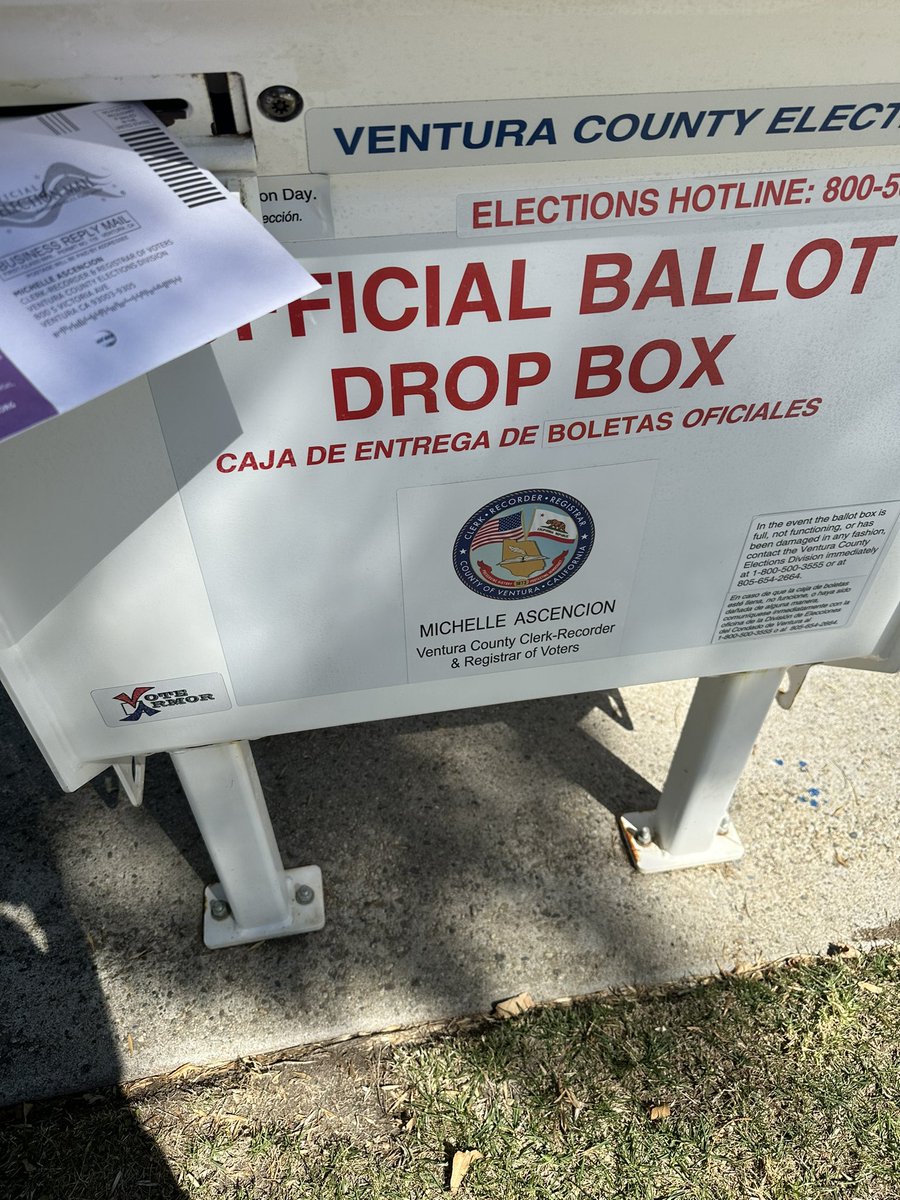 Karen Moureaux tweet media