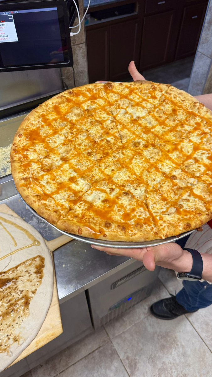 happy 🍕 friday! twitch.tv/pizzaprincessg