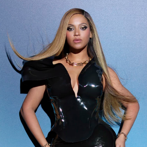 AboutMusicYT's tweet photo. Beyoncé has now sold over 350 MILLION records, according to Billboard. https://t.co/VrV8zRjRu7