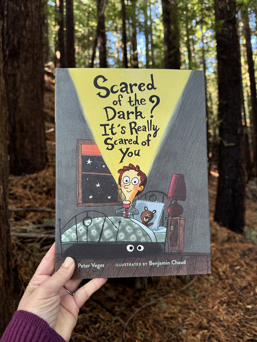 SCARED OF THE DARK backstory: I acquired this picture book after I found it in “SLUSH”! Yes, it was an unsolicited MS that was sent to Chronicle, unaddressed to an editor. I read it, loved the text &amp; ended up pairing it with Chaud. A little inspiration for anyone who needs it.✨