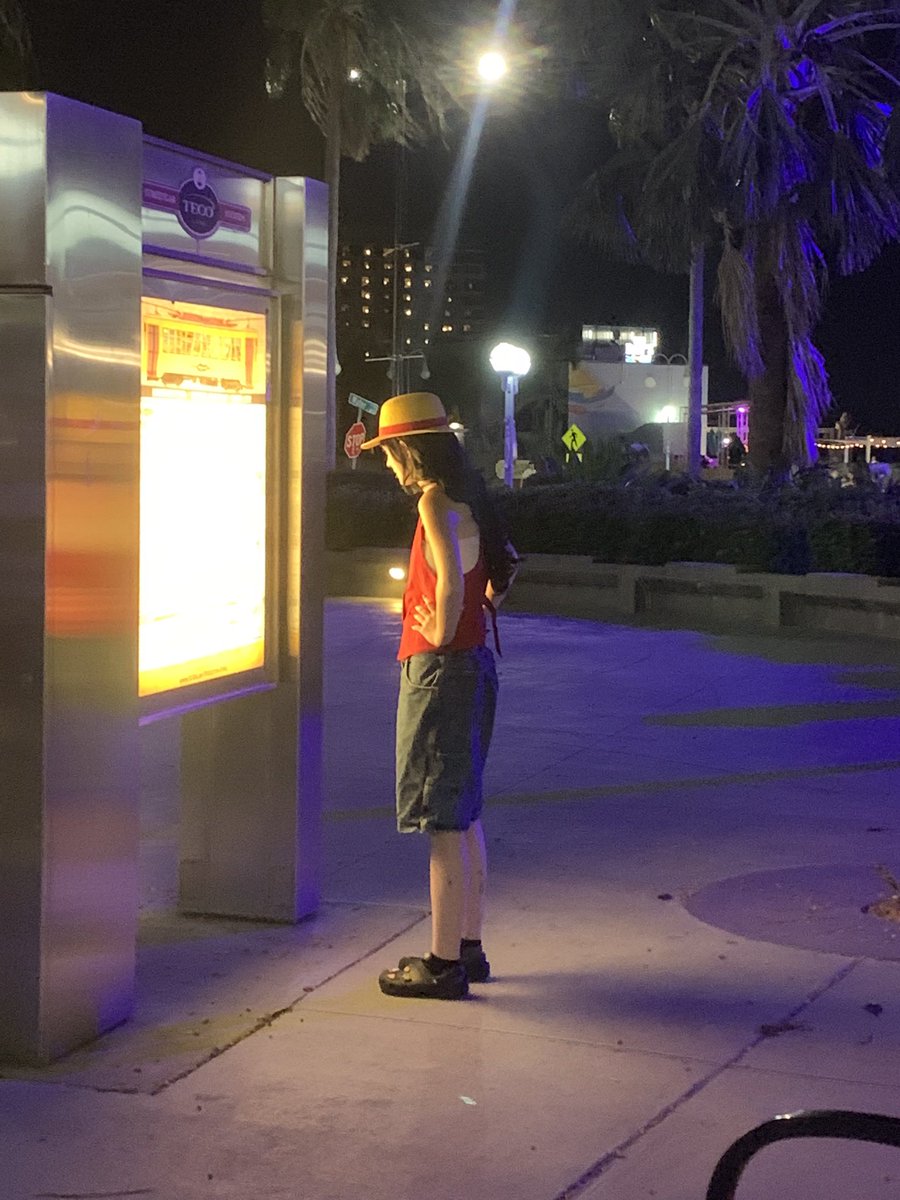 ghostlyvirtual's tweet image. FINDING THE ONE PIECE! Guys Halloween was fire lowkey