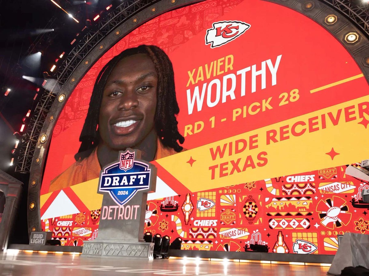 barstoolsports's tweet photo. The Break Of A Lifetime: Xavier Worthy Claims The Colts Called Him On Draft Night, Hung Up On Him As They Were Making Their Pick https://t.co/CFH8PiCOT9 https://t.co/78eR4TWk1s