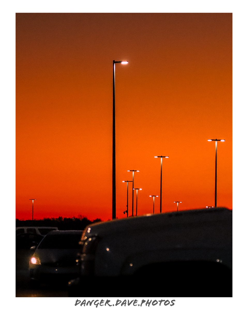 Good Orange Morning Blue Jays 01101240. Topeka Trojans you ready for tonight? 
📸🏈🌅

#photography #photographer #photographylovers #goodmorning #kansas #onlyinkansas #junctioncityks #woofermagazine #teamcanon #canonphotography #streetphotography #fridaynightlights