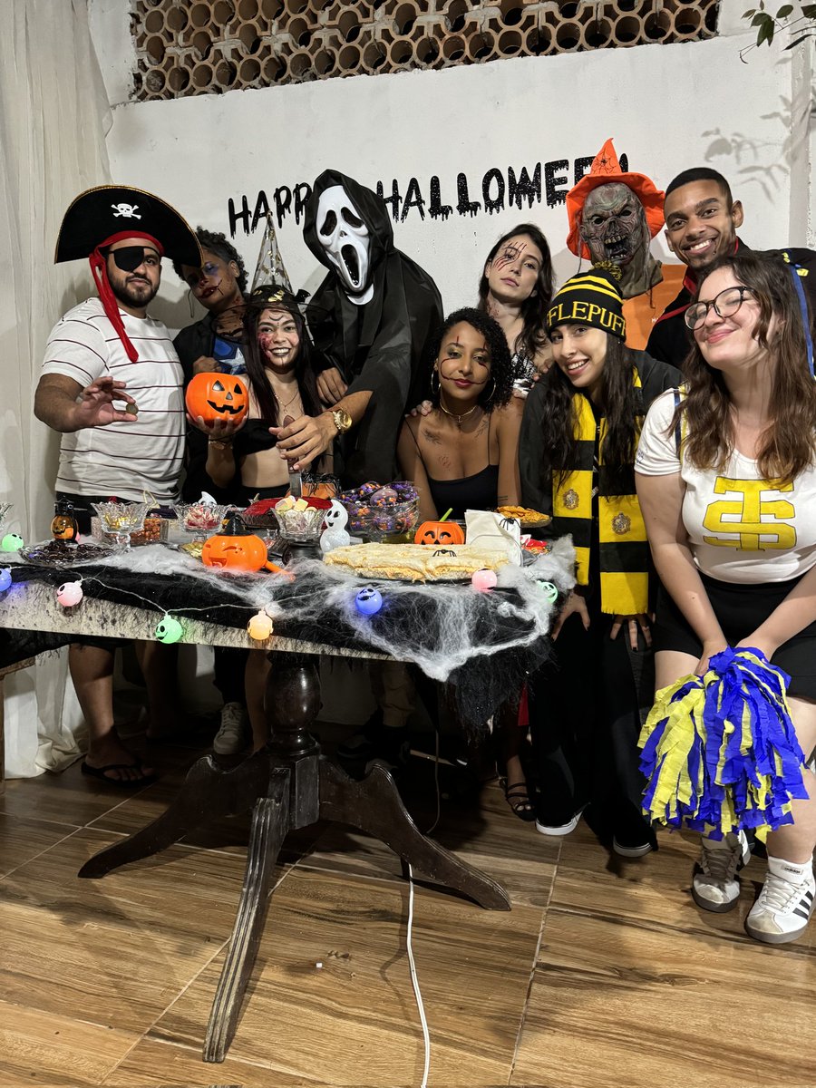 igorluis74's tweet photo. 1 HAPPY HALLOWEEN 🎃 https://t.co/4CpJpkz0BF