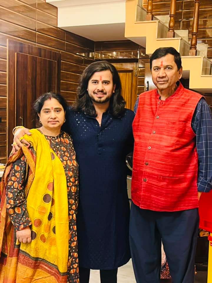 DhangarMahipal's tweet photo. हम सब के चहेते सुभम पाल के पिता जी श्री मानसिंह पाल जी ने एक लम्बी बीमारी के बाद आज अंतिम सांस  ली , समाज के लिए एक बहुत बड़ी क्षति है ईश्वर से प्रार्थना करते हैं कि उनको ये दुःख सहन करने की क्षमता  प्रदान करे और आत्मा को शांति प्रदान करे। 
@AdvAnilPal @JPNadda @spsinghbaghelpr https://t.co/9kjXqetpPb