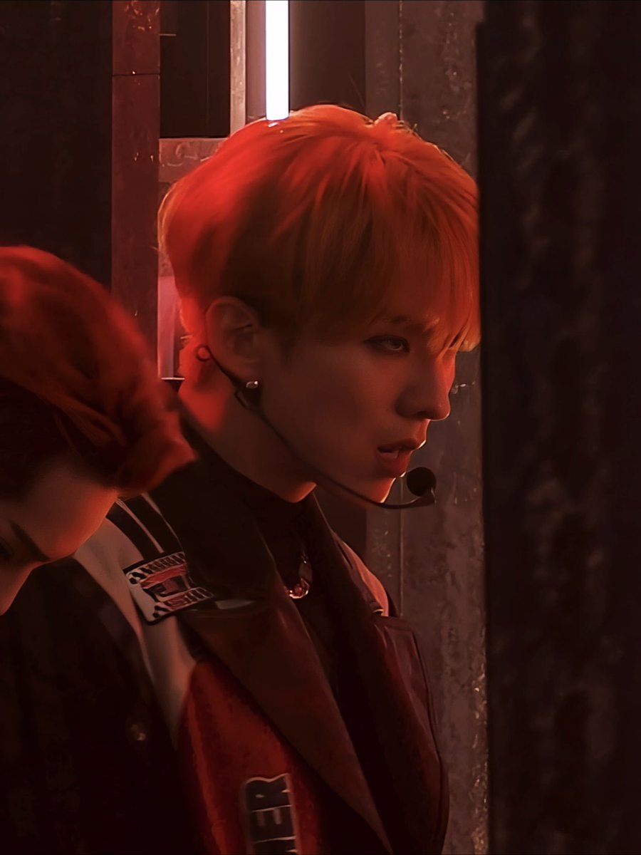 joxmonstax's tweet photo. ON MY KNEES https://t.co/Kb8PR1DI79