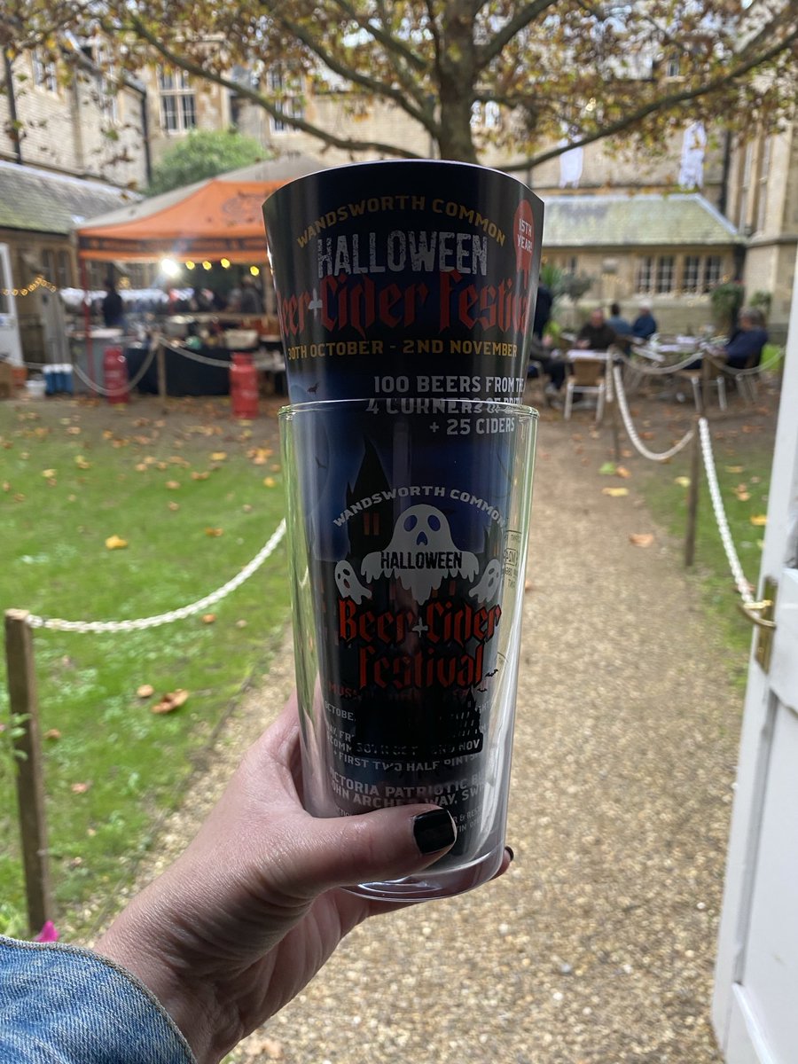 DJVinylFeebs 👧🏻 tweet media