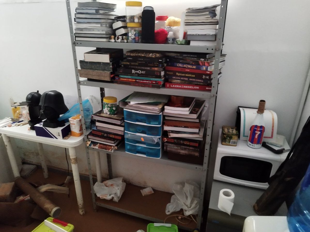 Roach Room tweet media