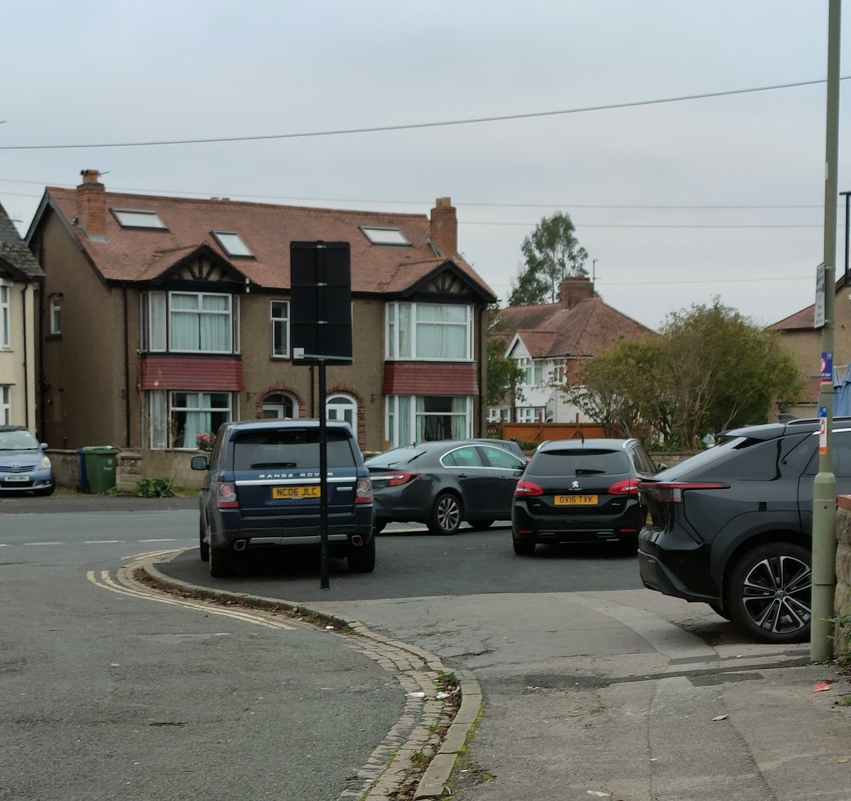 Cycling In Oxford (@cyclingoxford) on Twitter photo A trio of pavement lovers outside the prince of Wales Horspath road <a href="/BadlyParkedOx/">Badly Parked Oxford</a> <a href="/greeneking/">Greene King</a> . Parking is available on the road so there is no need. <a href="/OxfordshireCC/">Oxfordshire County Council</a> A trio of pavement lovers outside the prince of Wales Horspath road <a href="/BadlyParkedOx/">Badly Parked Oxford</a> <a href="/greeneking/">Greene King</a> . Parking is available on the road so there is no need. <a href="/OxfordshireCC/">Oxfordshire County Council</a>