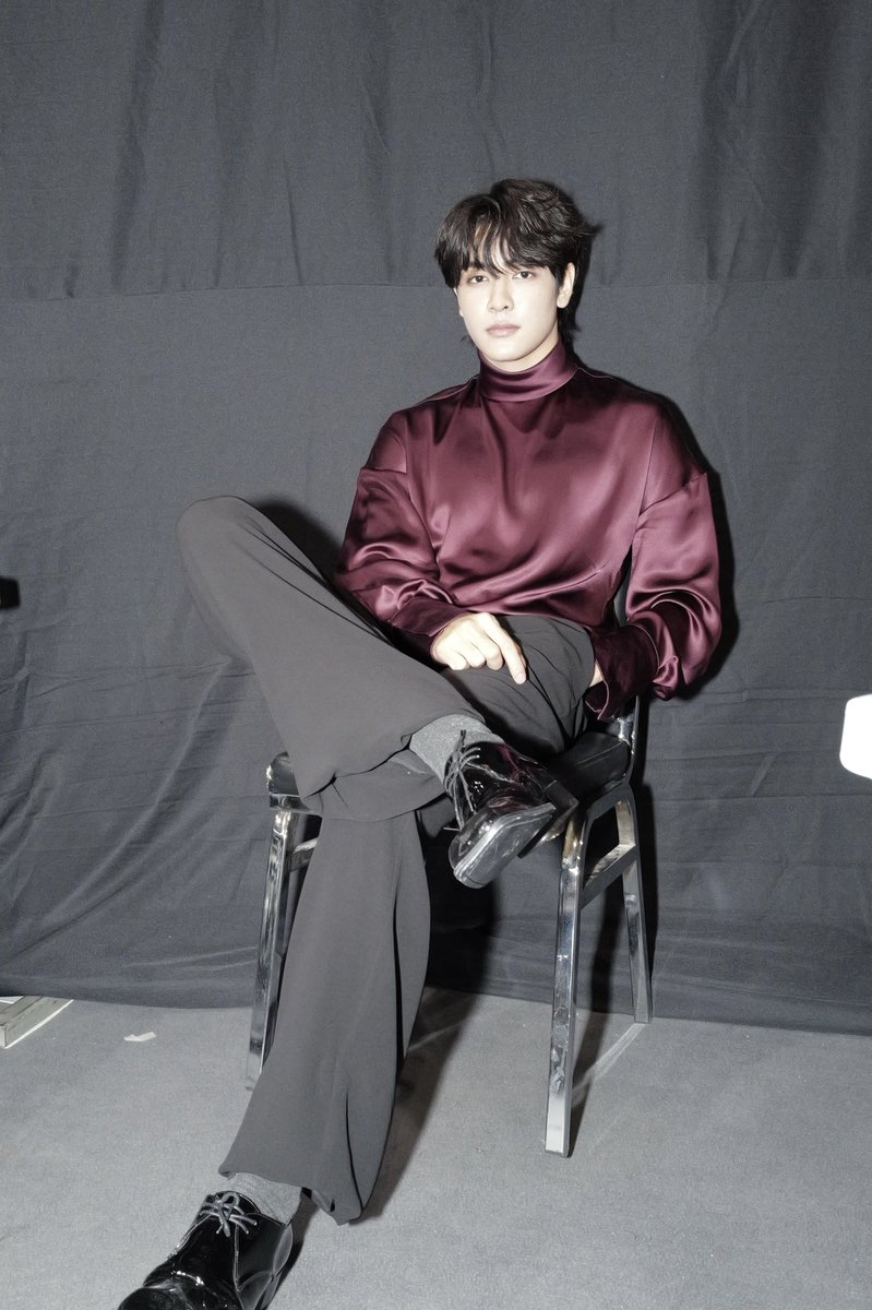 ChenRcj's tweet photo. รู้สึกว่าทรงผมวันนี้มันทำให้หน้าหวานมากเลยอ่ะ ไม่ทำละ 5555 https://t.co/ggoTpQnGNL